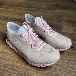 On Cloud X Running/Training Shoe